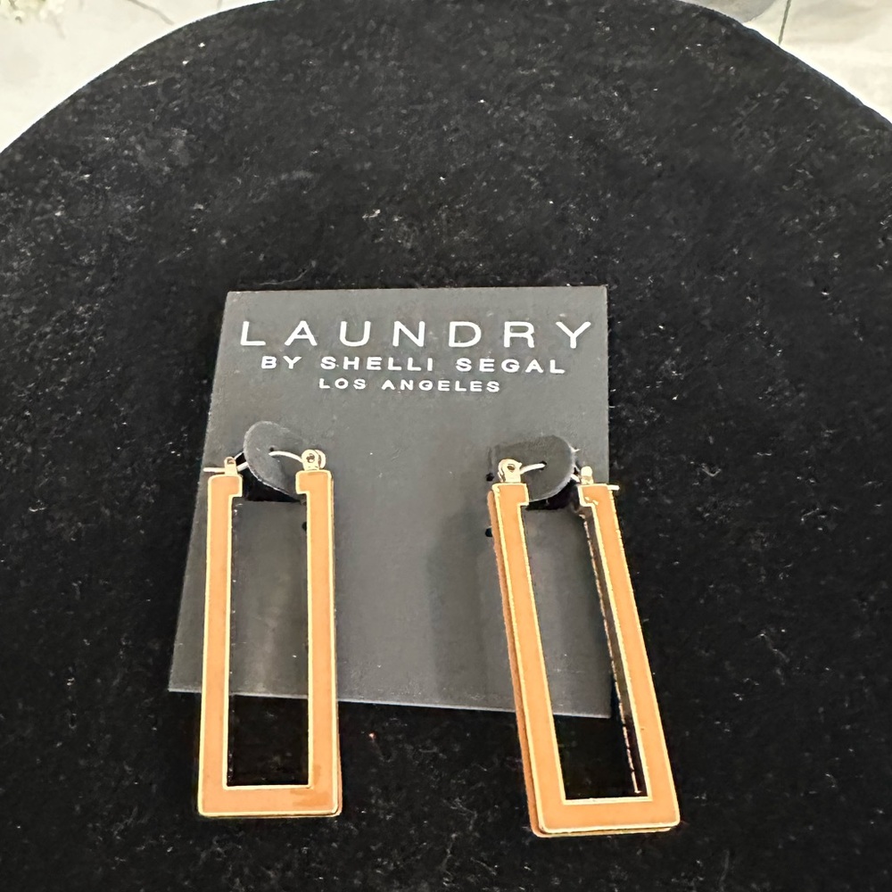 LAUNDRY BY SHELLI SEGAL Rectangle Enamel Hoop Earrings NWT